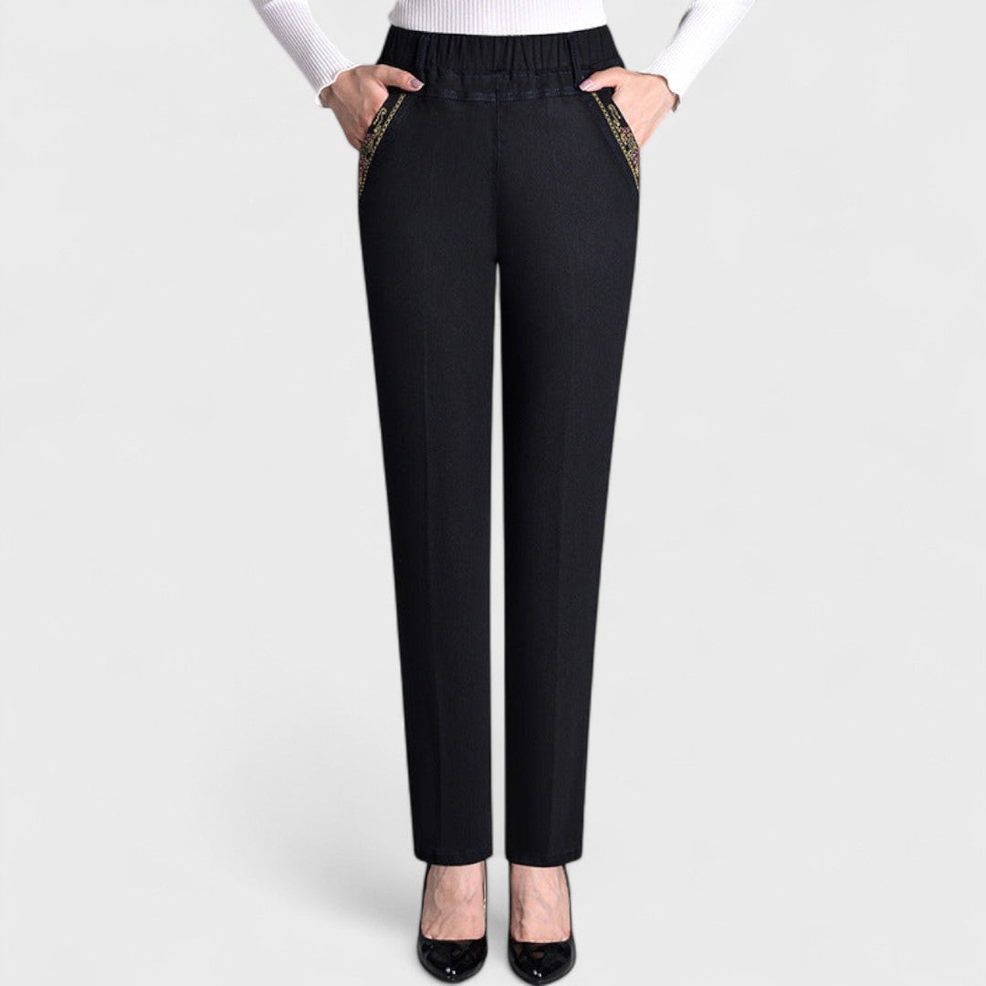 Maira | Women’s jeans with side pockets and elastic waistband